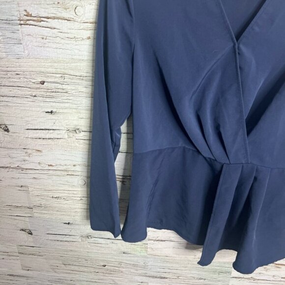 Halston Blouse  top blue size small - Picture 2 of 8